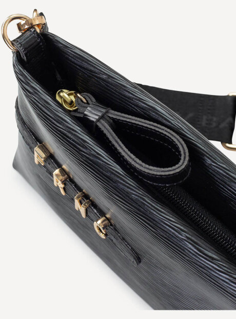 FRNC 5500 BLACK||ΓΥΝΑΙΚΕΙΑ ΤΣΑΝΤΑ FRNC ||ΤΣΑΝΤΕΣ